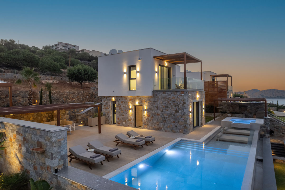 Zeus Luxury Villas